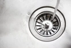 BiOHY Rohrreiniger (3x1l Flasche) | EXTRA STARK | Flüssiger, Hochkonzentrierter Abflussreiniger | Geruchsneutral | Für Alle Verstopfungen -Bissell Shop 2927299e 6aaa 45da bbc4 512ac5a40261